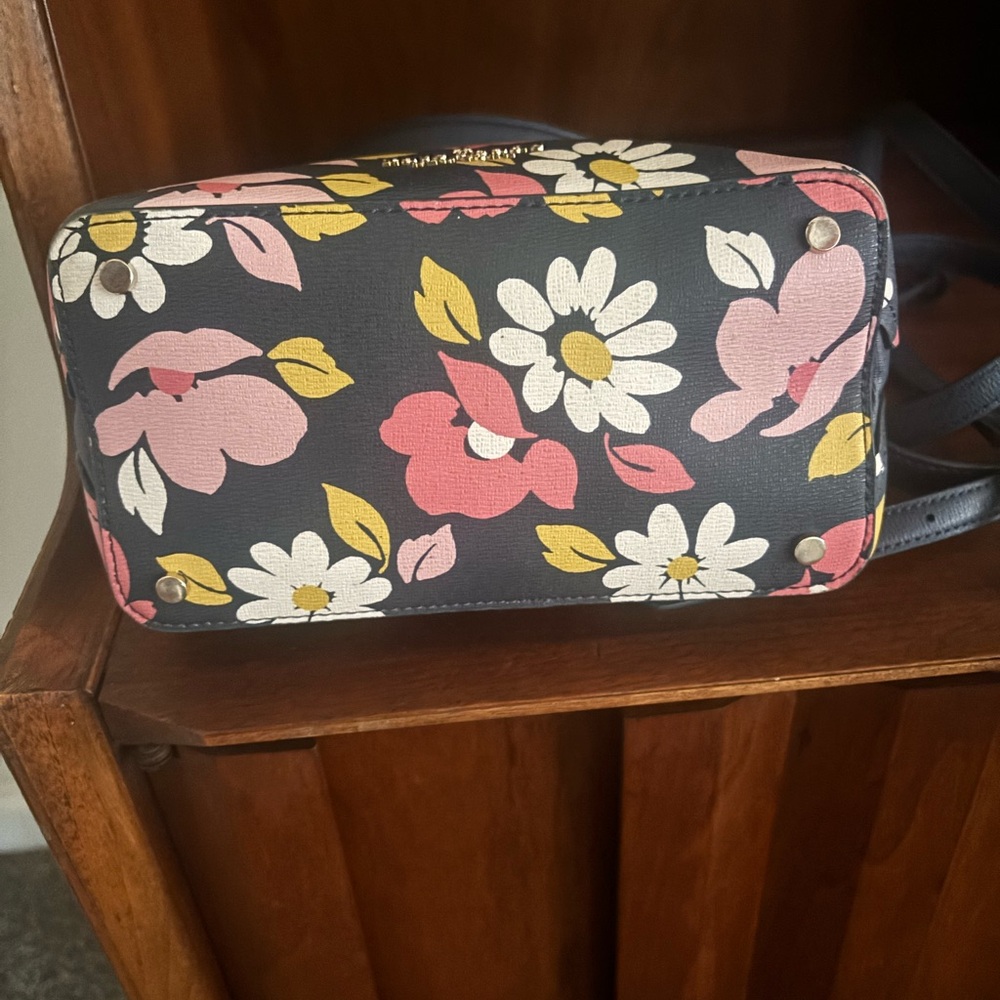 Kate Spade Darcy Small Bucket Bag in Road Trip Floral Blue - Picture 4 of 5